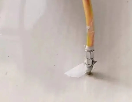 扎赉特旗瓷砖空鼓维修公司专业解答在瓷砖铺贴过程中，如果使用的砂料过粗（如全部使用了粗砂），可能会导致以下问题